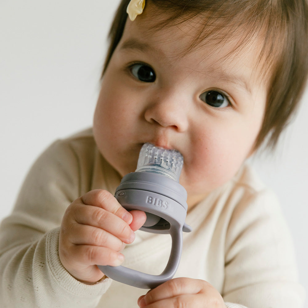 bibs baby feeder in fossil grey